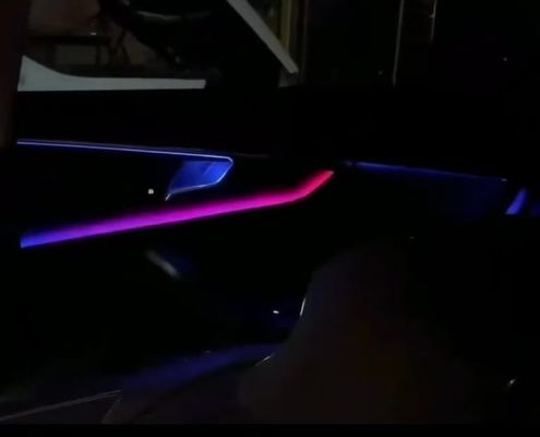 Luci ambientali Streamer dinamico Perfetto controllo centrale+ Set di sette pezzi ((Intagliatura in radio) per Audi A4 (2017-2023)